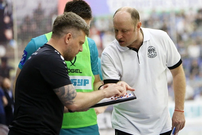 Главный тренер футзального клуба «Тюмень» Денис Абышев: «Три из шести пропущенных мячей мы забили себе сами»