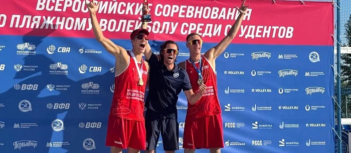 Тюменские волейболисты играют на Спартакиаде народов России