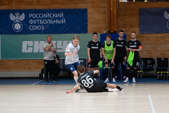 Высшая лига. "Восток". "Тюмень-дубль"- "Норильский никель-2". 7 тур