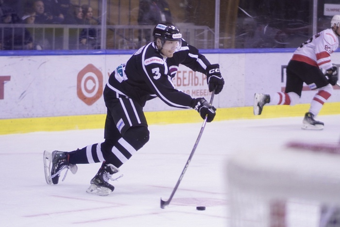 Игрок хоккейного «Рубина» Егор Иванов: «Буллиты сплачивают команду, но отнимают много сил»