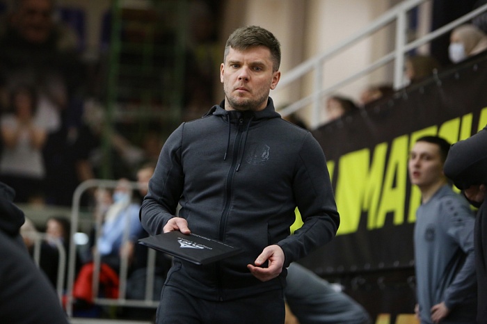 Старший тренер футзального клуба "Тюмень" Сергей Чухрий: "Вопросов нет, "Ухта" выиграла два матча. Но нужно оставаться мужчиной"