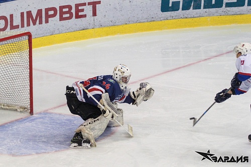 Хоккеисты тюменского «Газовика» потерпели поражение в Омске