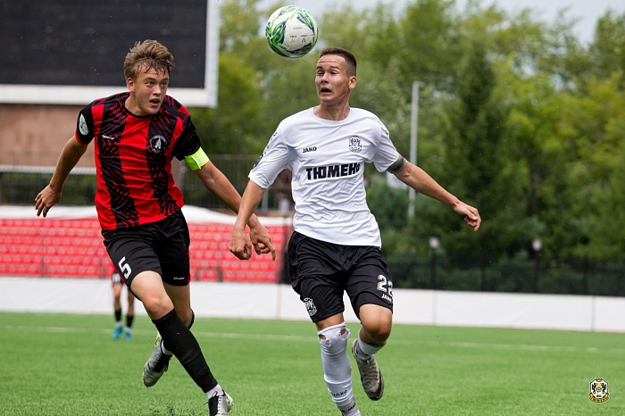 Тюменцы дома уступили футболистам из Перми