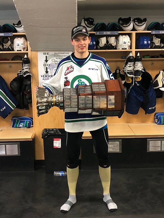 Защитник магнитогорского хоккейного клуба «Металлург» Артём Минулин: «Ночами засыпал и представлял, как подниму Кубок Гагарина»