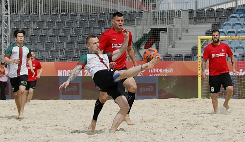 Тюменцы с поражения начали пляжный турнир в столице