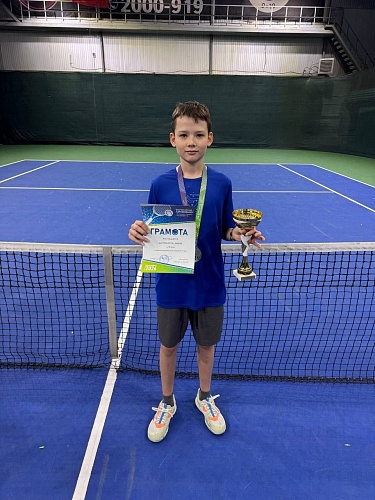 Тюменский теннисист Артем Абатуров завоевал серебряную медаль в Красноярске