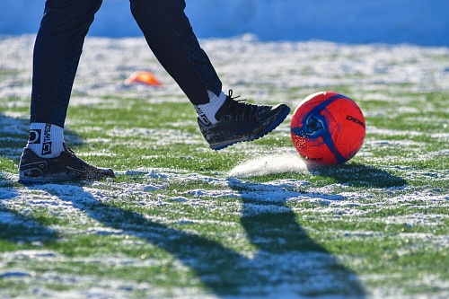 «Чинги-Тура» и опытные банкиры возглавляют турнирную таблицу