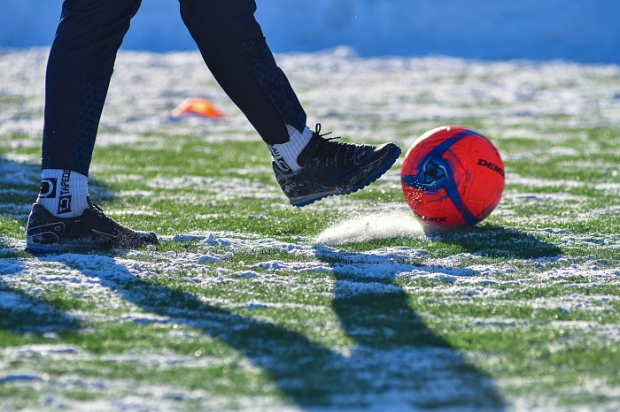 «Чинги-Тура» и опытные банкиры возглавляют турнирную таблицу