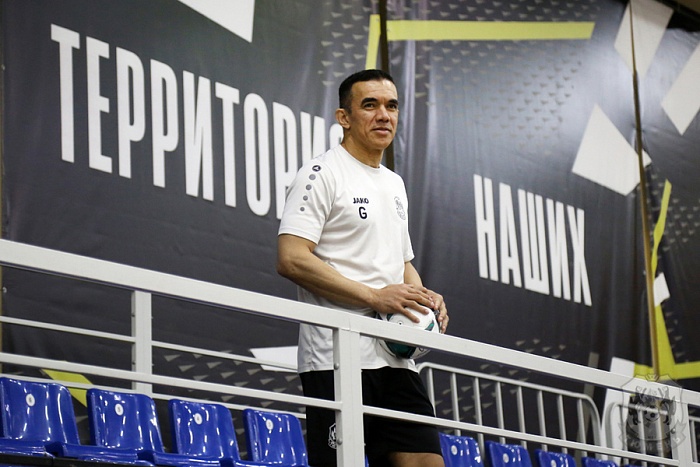 Голы Дениса Абышева, Афранио и Греуто принесли победу «Подаркам»