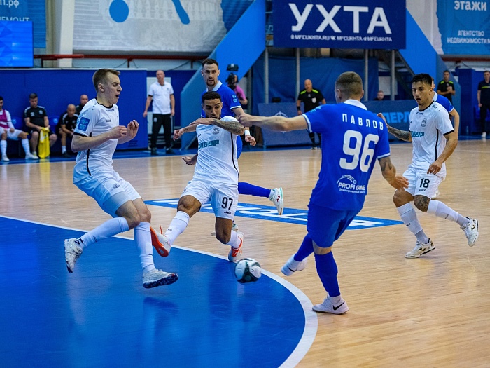 Футзальный клуб «Тюмень» с поражения начал полуфинальную серию