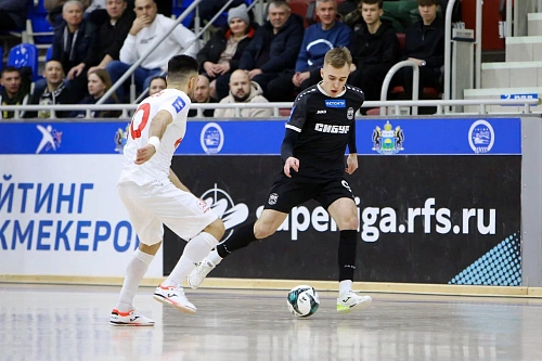 Игрок футзального клуба "Тюмень" Алексей Владимиров: "Если я хочу добиваться больших высот, нужно преодолевать все"