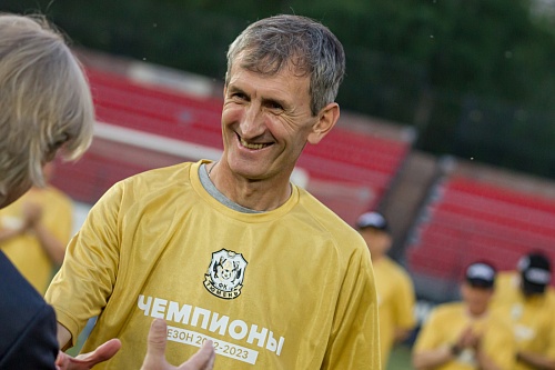 Игорь Меньщиков покинул пост главного тренера футбольного клуба "Тюмень"