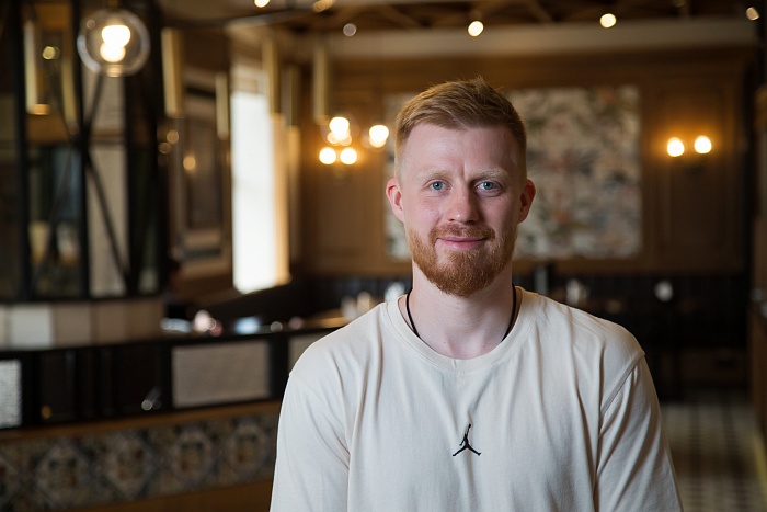 Нападающий хоккейного клуба «Адмирал» Александр Горшков: «Уезжать из Тюмени с каждым разом всё сложнее»