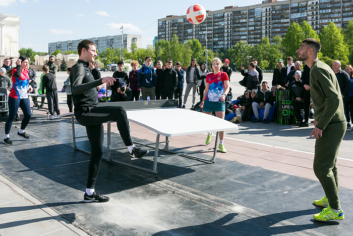 Как бывший капитан сборной России по футболу Алексей Смертин в Тюмени текбол популяризировал